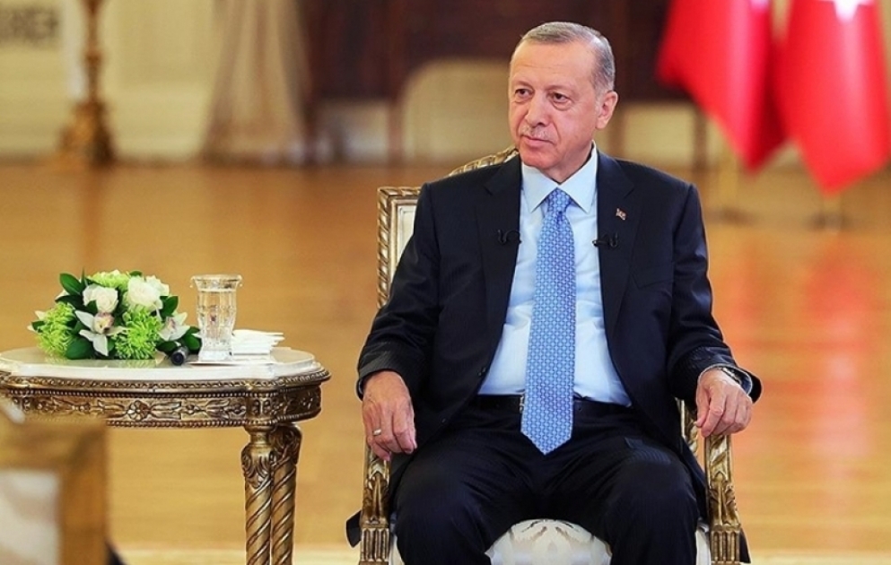 Türkiyə Prezidenti TRT-nin ortaq yayımında aktual məsələlərlə bağlı sualları cavablandırıb