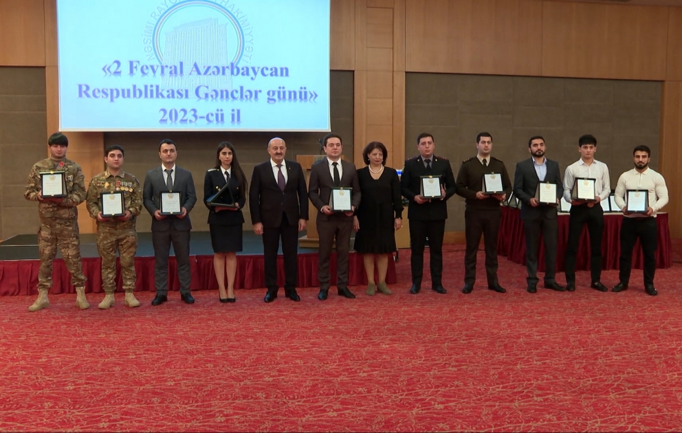 Nəsimi rayonunda “2 fevral – Gənclər günü” münasibətilə “Ulu Öndər, sonsuzadək gəncliyin qəlbindədir” adlı bayram tədbiri keçirilib
