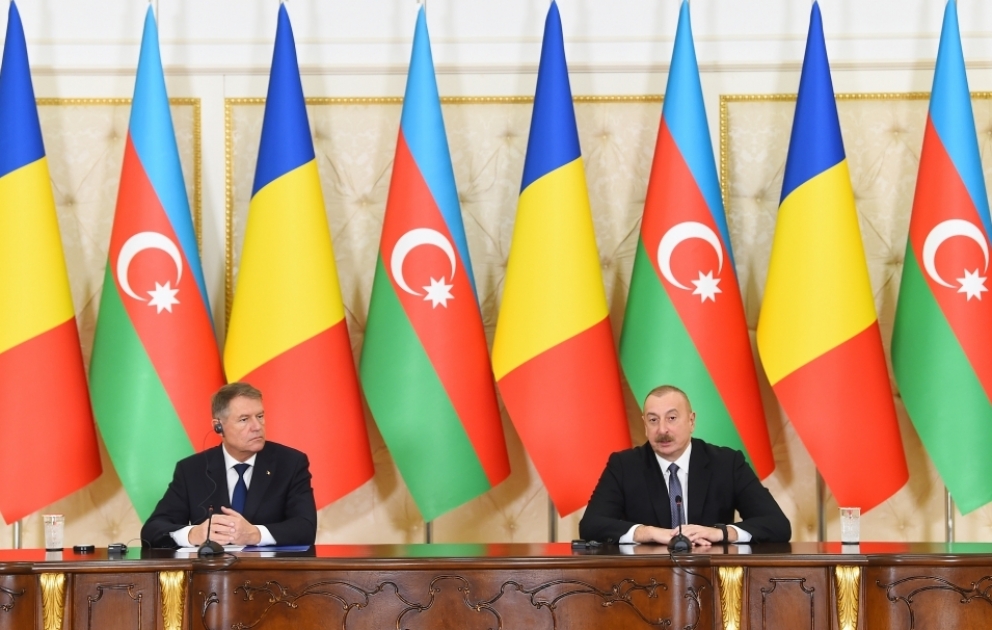 Les présidents Ilham Aliyev et Klaus Iohannis font des déclarations à la presse