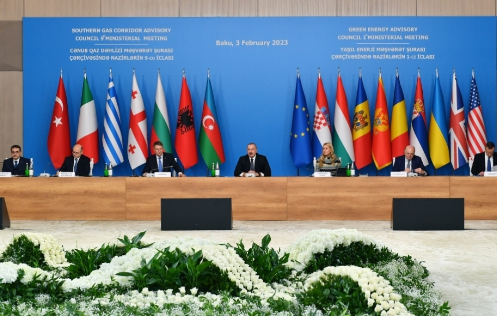 В Баку состоялось открытие 9-го министерского заседания в рамках Консультативного совета по Южному газовому коридору и 1-го министерского заседания в рамках Консультативного совета по зеленой энергии 
В открытии принял участие Президент Азербайджана Ильхам Алиев
