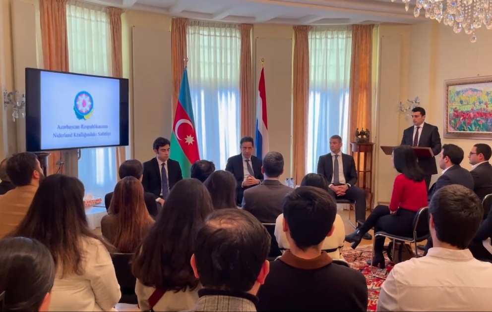 Niderlandda azərbaycanlı gənclərlə görüş keçirilib