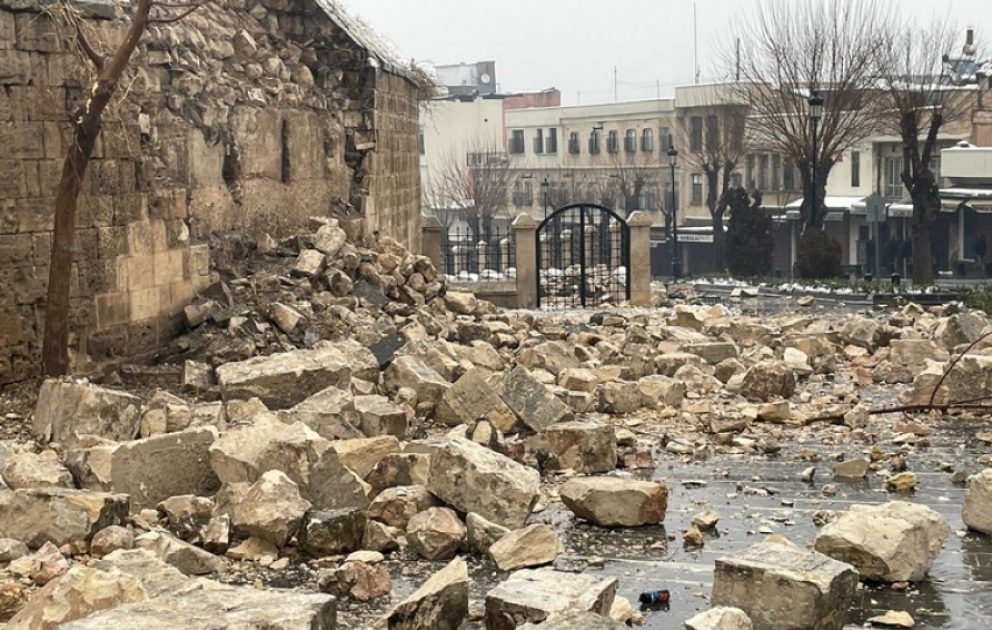 Tarixi Qaziantep qalasının bir hissəsi zəlzələ nəticəsində uçub