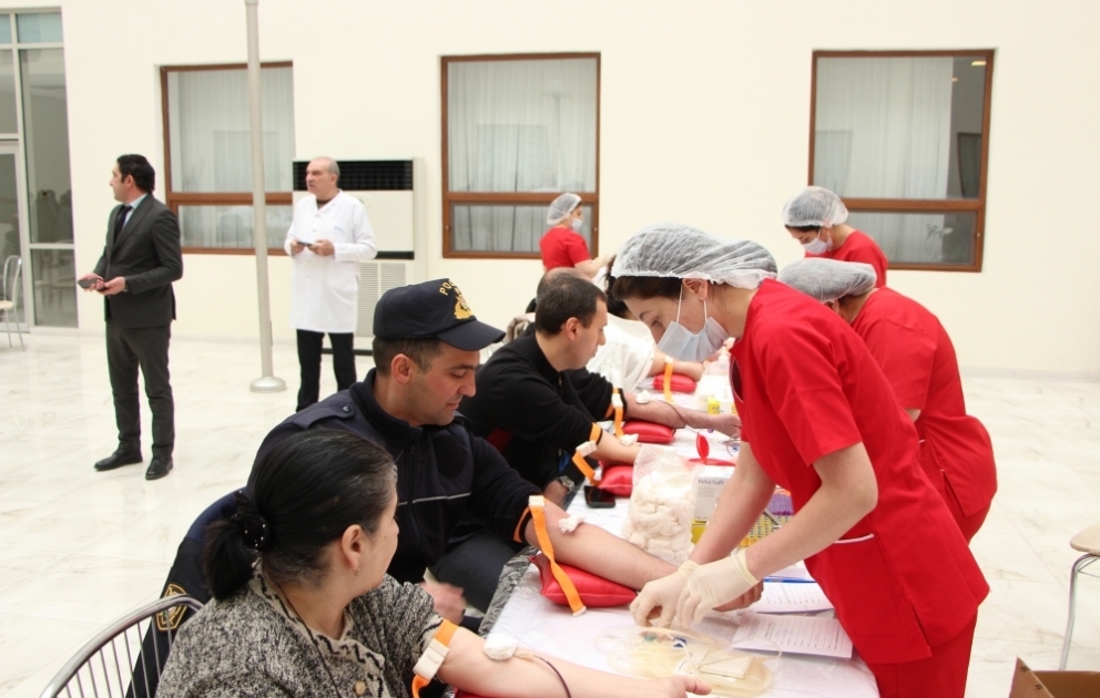 Yevlaxda keçirilən növbəti qanvermə aksiyasında 100-dən çox donor könüllü olaraq qan verib