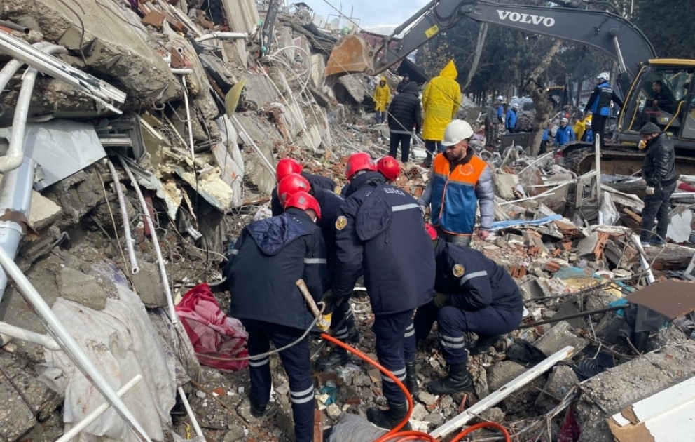 Azerbaijani rescuers pull 3 people alive from rubble in Türkiye’s Kahramanmaras province