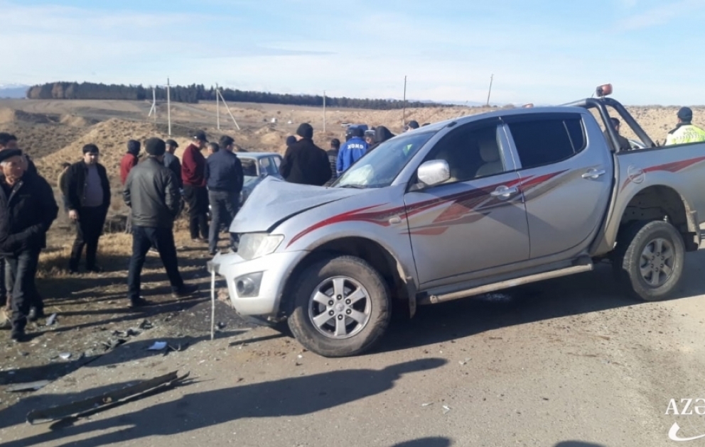 Tovuzda yol qəzasında 2 nəfər ölüb, 4 nəfər xəsarət alıb
