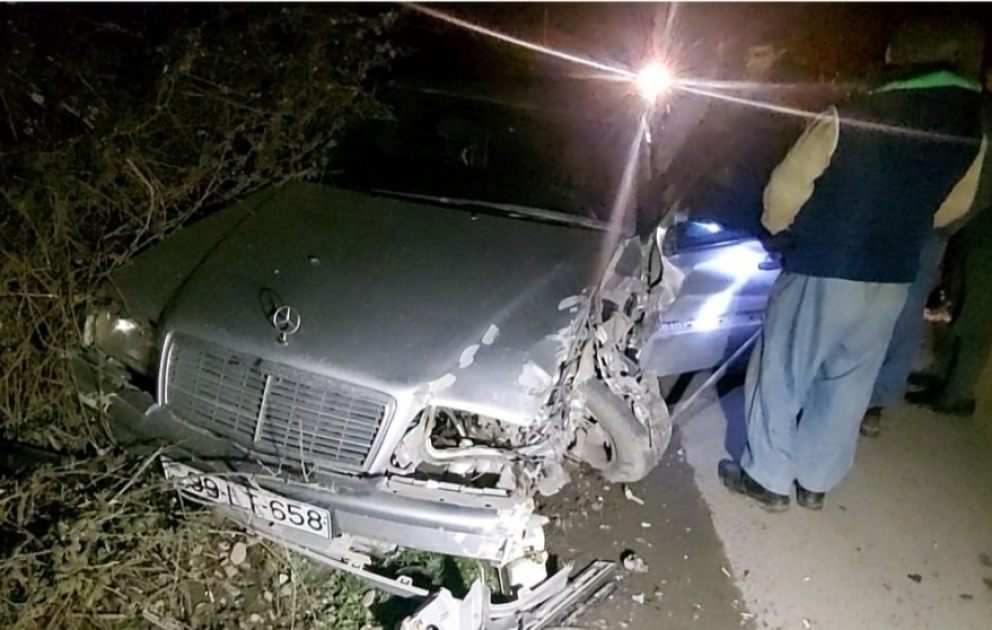 Göyçayda yol qəzası tıxaca səbəb olub