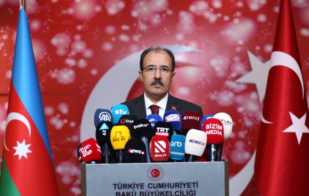 Cahit Bağçı: Zəlzələ bizi sarsıtdığı kimi Azərbaycan xalqını da sarsıtdı