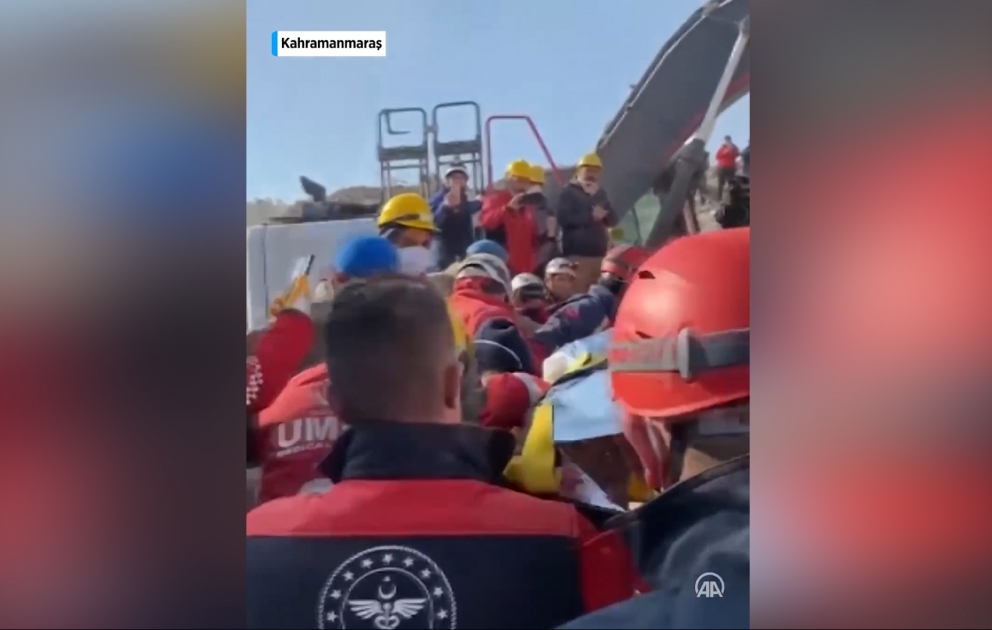 222 saat sonra 42 yaşlı qadın dağıntılar altından xilas edildi