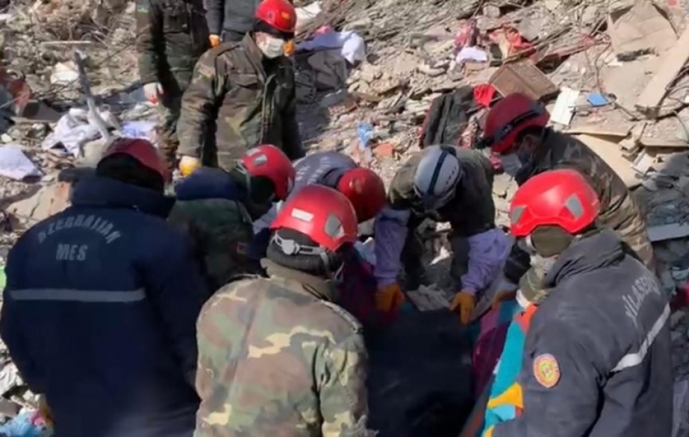 Azerbaijani rescuers save 53 people, pull out 729 bodies from rubble in Türkiye