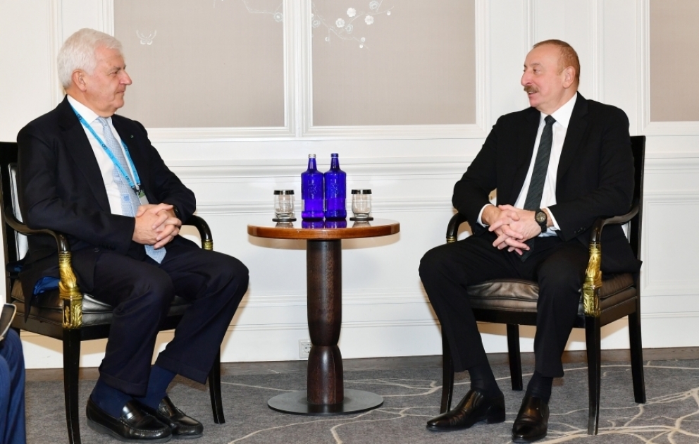 Prezident İlham Əliyev Münxendə "Leonardo" şirkətinin baş icraçı direktoru ilə görüşüb YENİLƏNİB