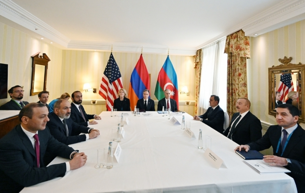 Rencontre conjointe du Président azerbaïdjanais avec le Secrétaire d’Etat américain et le Premier ministre arménien à Munich