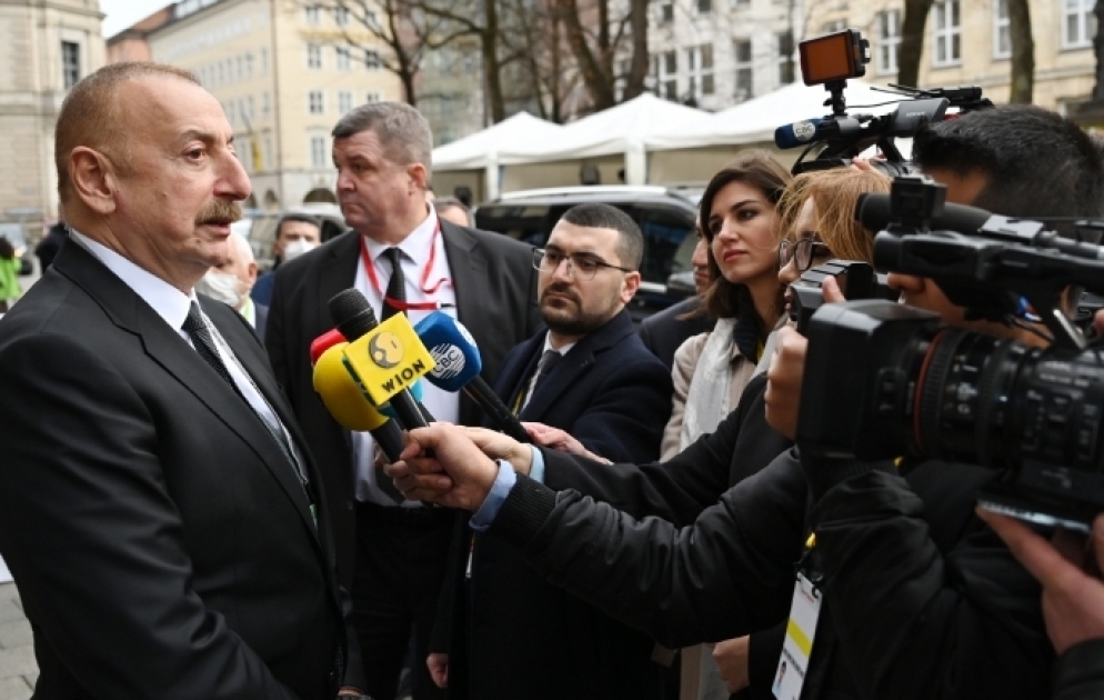 Prezident: Zəngəzur dəhlizinin hər iki başında, Laçın rayonu ilə Ermənistan arasındakı sərhəddə nəzarət-buraxılış məntəqələri yaradılmalıdır