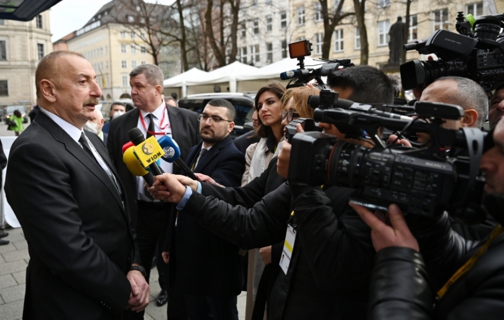 Prezident İlham Əliyev Münxendə televiziya kanallarına müsahibə verib