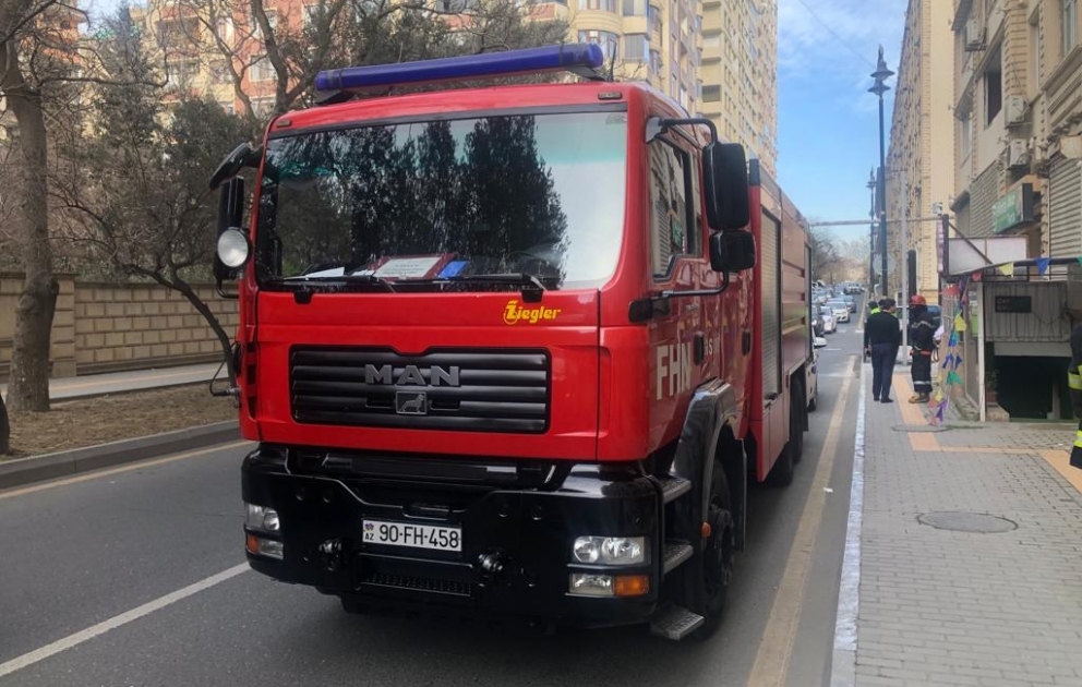 FHN: Nəsimi rayonunda binada partlayış baş verib