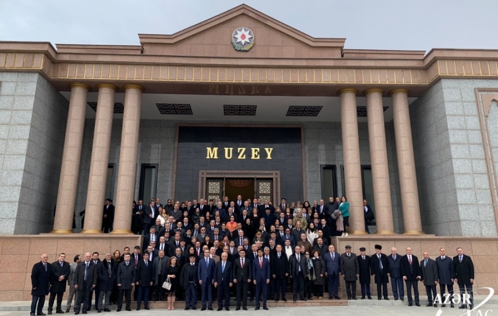 Naxçıvanda “Heydər Əliyev və vətəndaş cəmiyyəti quruculuğu” mövzusunda konfrans keçirilib
