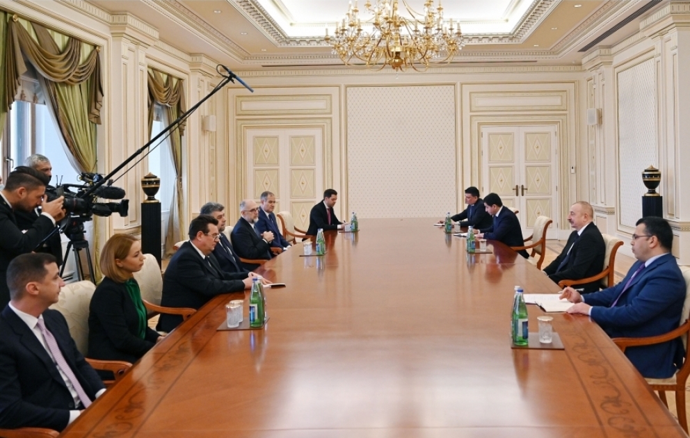 Präsident Ilham Aliyev empfängt Delegation um Präsident der rumänischen Abgeordnetenkammer