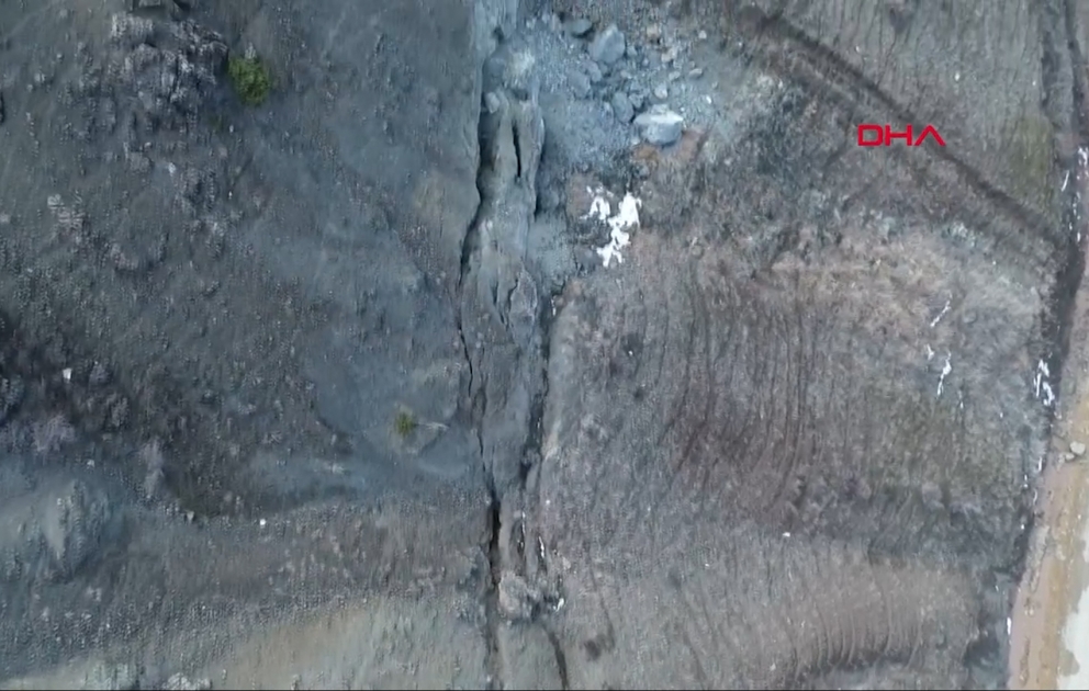 Adıyamanda qırılma xətti havadan görüntüləndi
