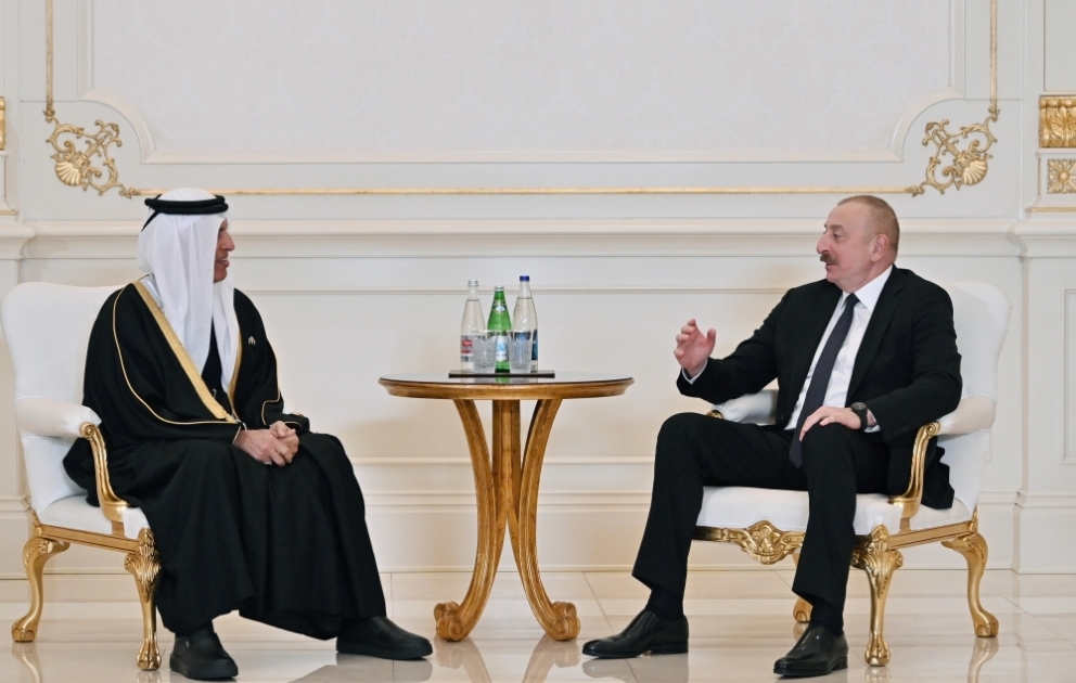 Präsident Ilham Aliyev empfängt Mitglied des Obersten Rates der Vereinigten Arabischen Emirate