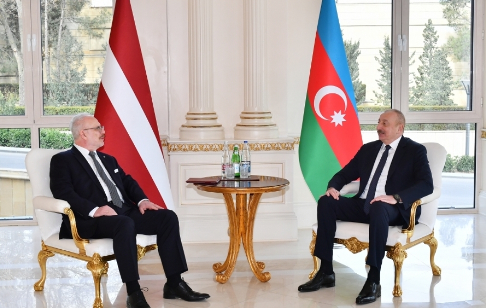 Состоялась встреча президентов Азербайджана и Латвии в узком составе