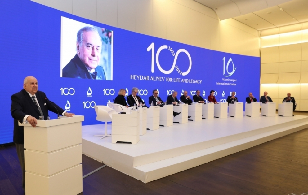 Bakı Forumu çərçivəsində “Qlobal liderlərin Heydər Əliyev irsinə ehtiramı” mövzusunda iclas keçirilib