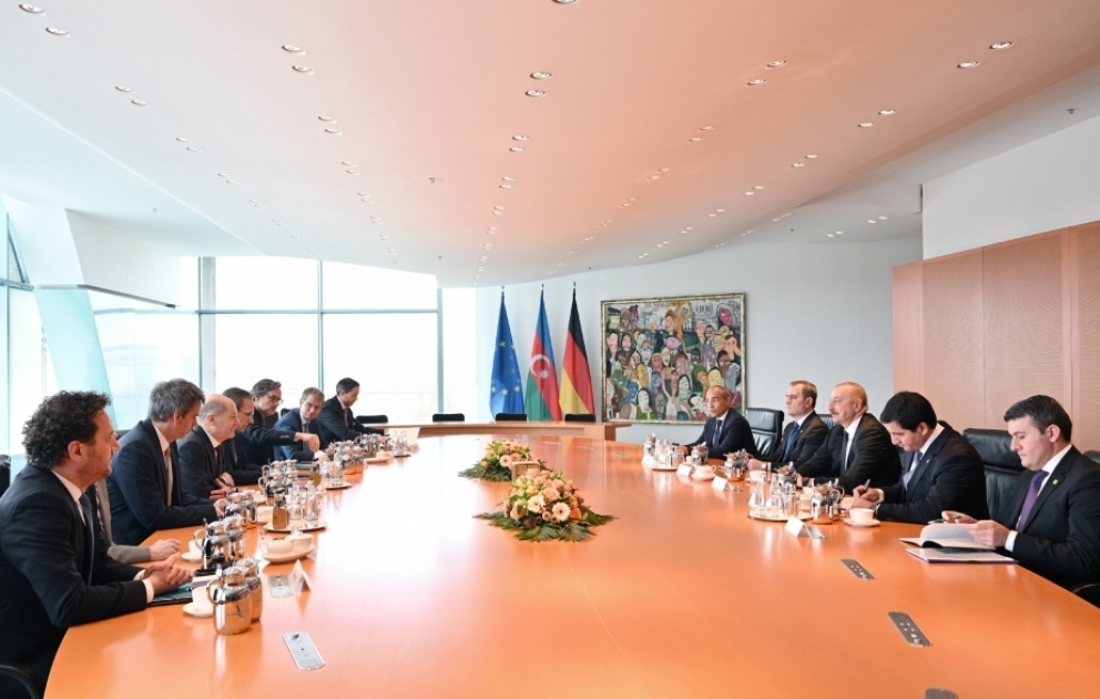 President Ilham Aliyev held expanded meeting with Chancellor of Germany Olaf Scholz in Berlin