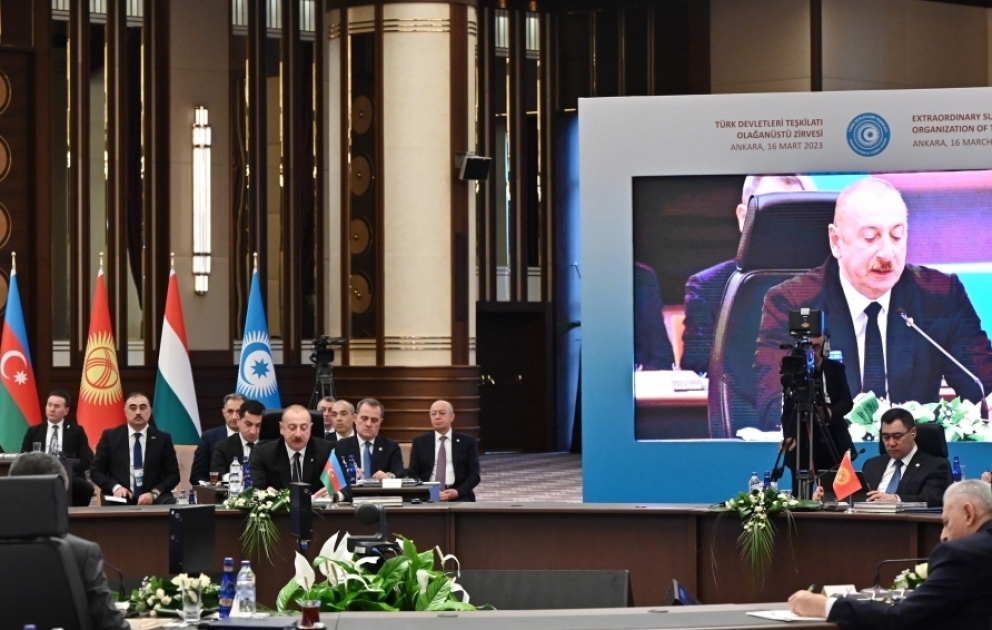 Außerordentliches Gipfeltreffen der Staatspräsidenten der Organisation Türkischer Staaten in Ankara 
Präsident Ilham Aliyev nimmt am Gipfel teil