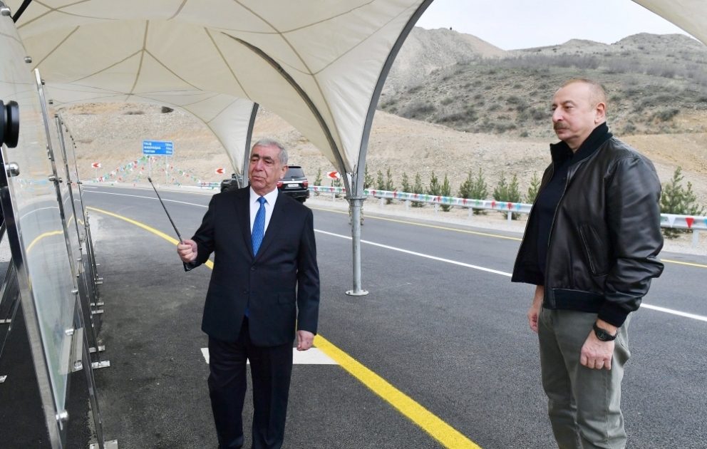 Prezident İlham Əliyev və birinci xanım Mehriban Əliyeva Tərtər rayonuna səfər ediblər 
Dövlətimizin başçısı Talış-Tapqaraqoyunlu-Qaşaltı sanatoriyası avtomobil yolunun açılışında iştirak edib