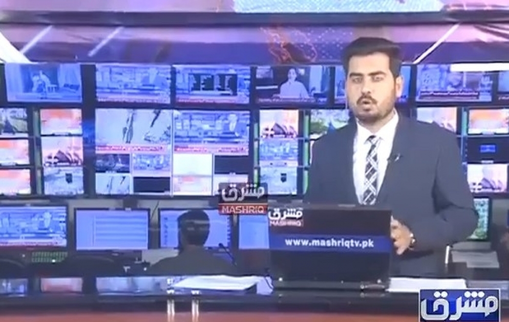 Canlı efir zamanı Pakistanda zəlzələ anları