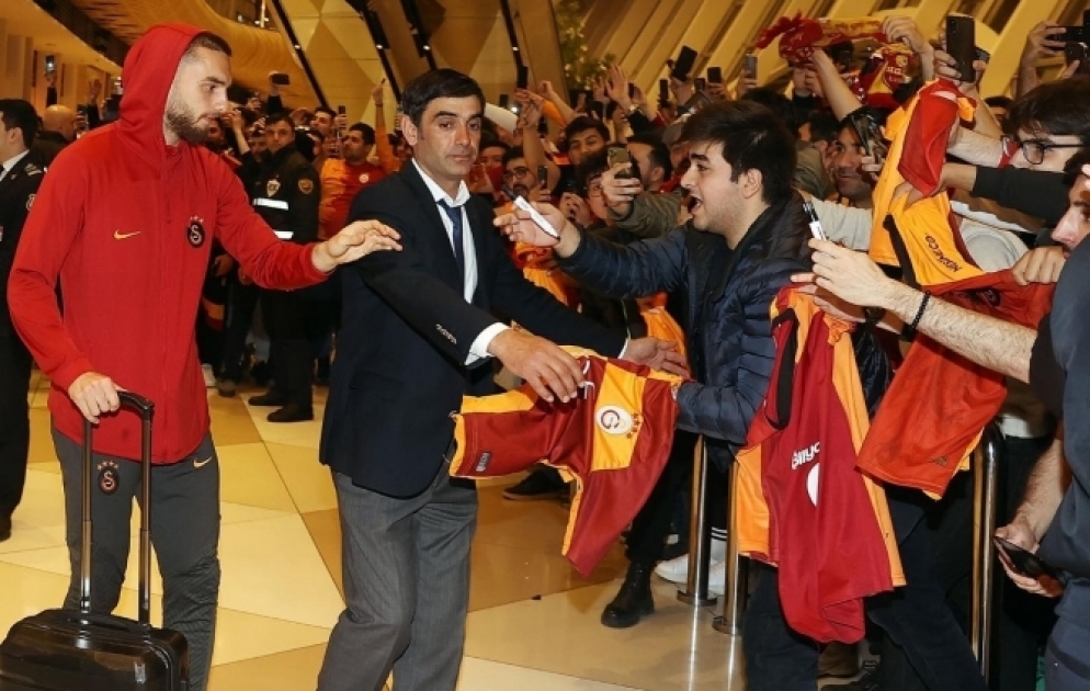 “Qalatasaray”ın Bakıda izdihamlı qarşılanması