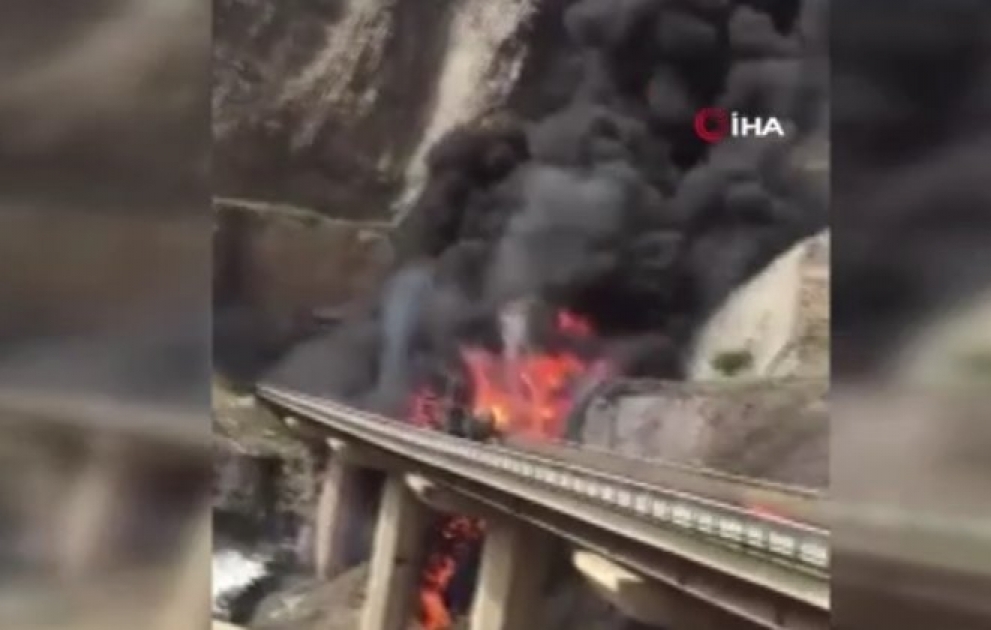 Ümrə zəvvarlarını daşıyan avtobus qəzaya uğrayıb: 20 ölü, 29 yaralı