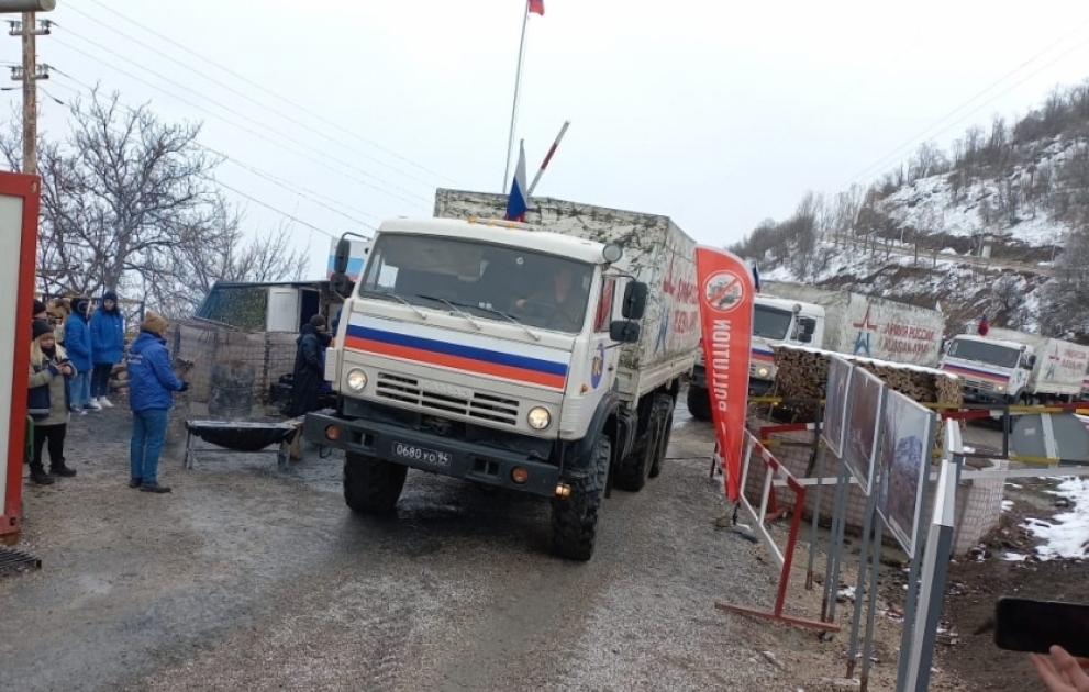 Convoy of 13 Russian peacekeepers` vehicles passes unhindered through protest area