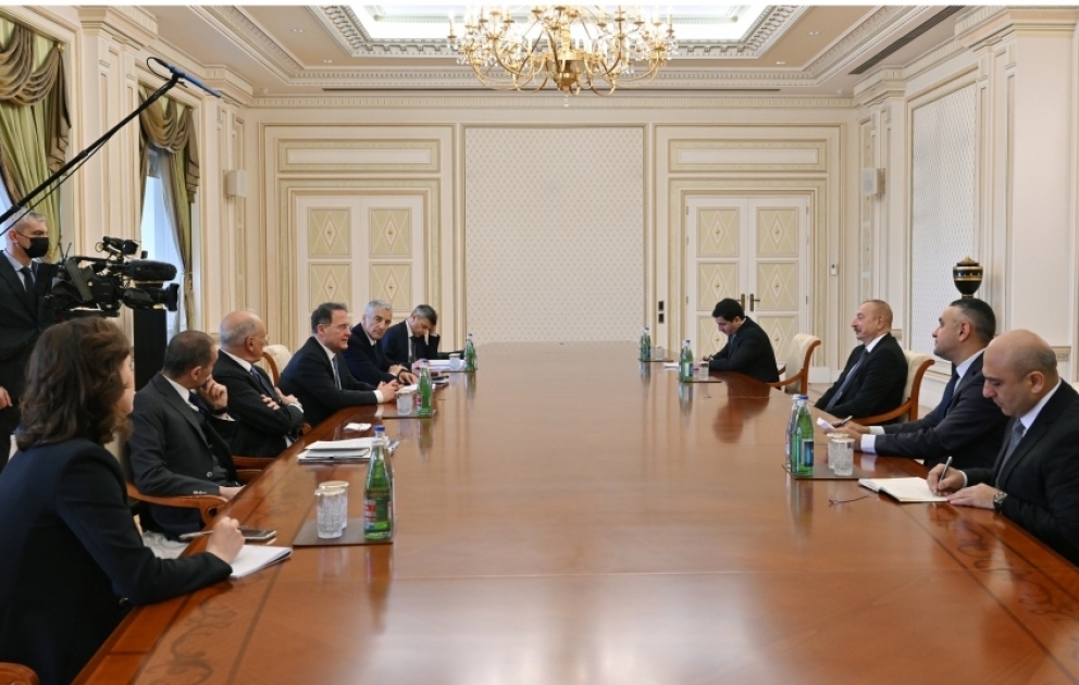 Le président Ilham Aliyev reçoit le ministre italien des Affaires étrangères et de la Coopération internationale