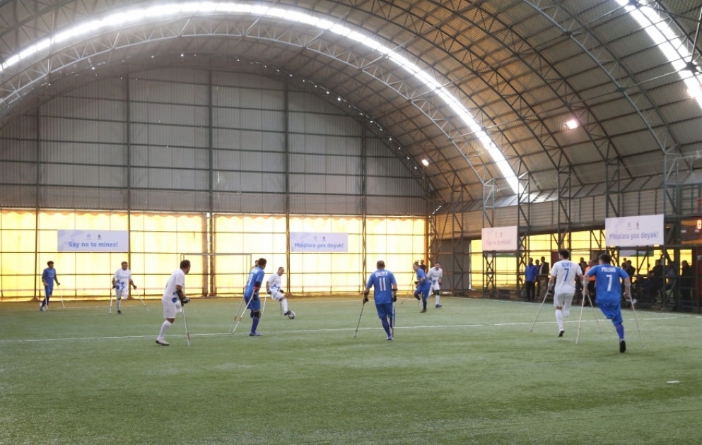 Amputant futbolçular arasında dostluq matçı