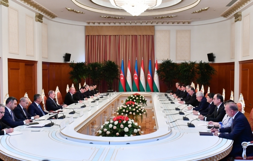 Presidents of Azerbaijan and Tajikistan held expanded meeting