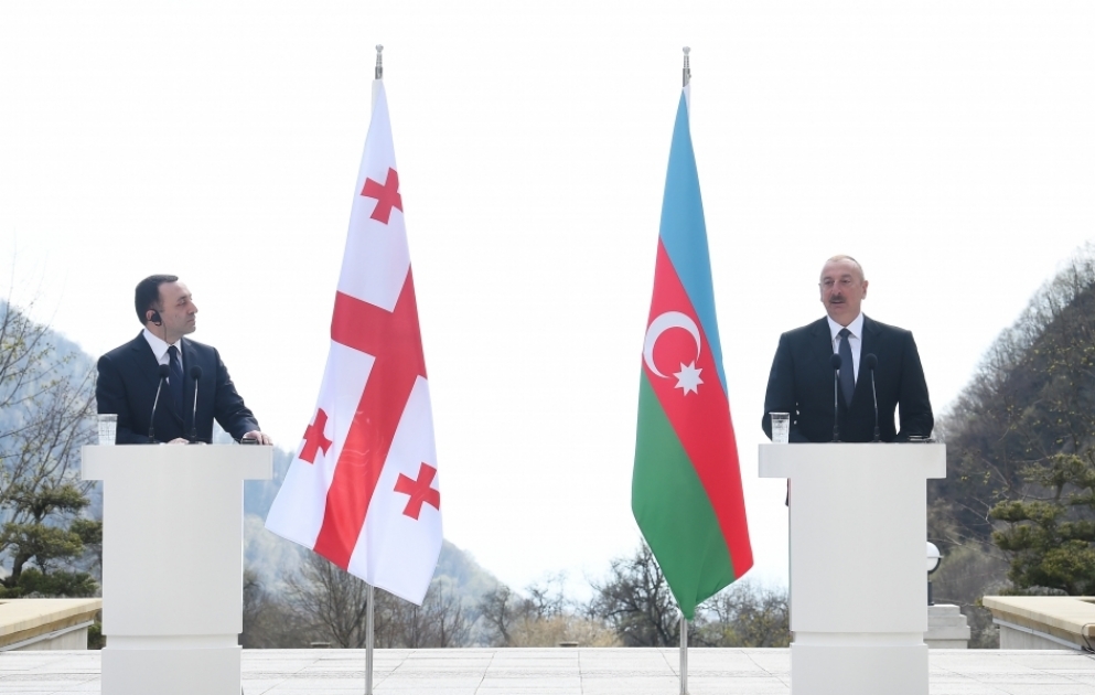 Le président azerbaïdjanais et le Premier ministre géorgien font des déclarations à la presse