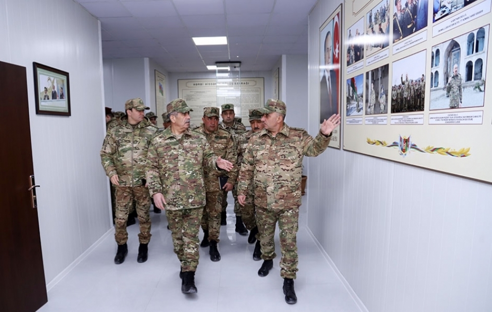 Müdafiə naziri yeni istifadəyə verilmiş hərbi hissədə olub