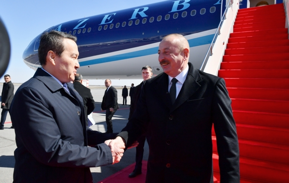 Prezident İlham Əliyev Qazaxıstana rəsmi səfərə gedib