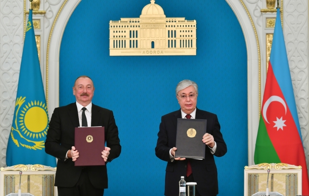 L’Azerbaïdjan et le Kazakhstan signent un certain nombre de documents