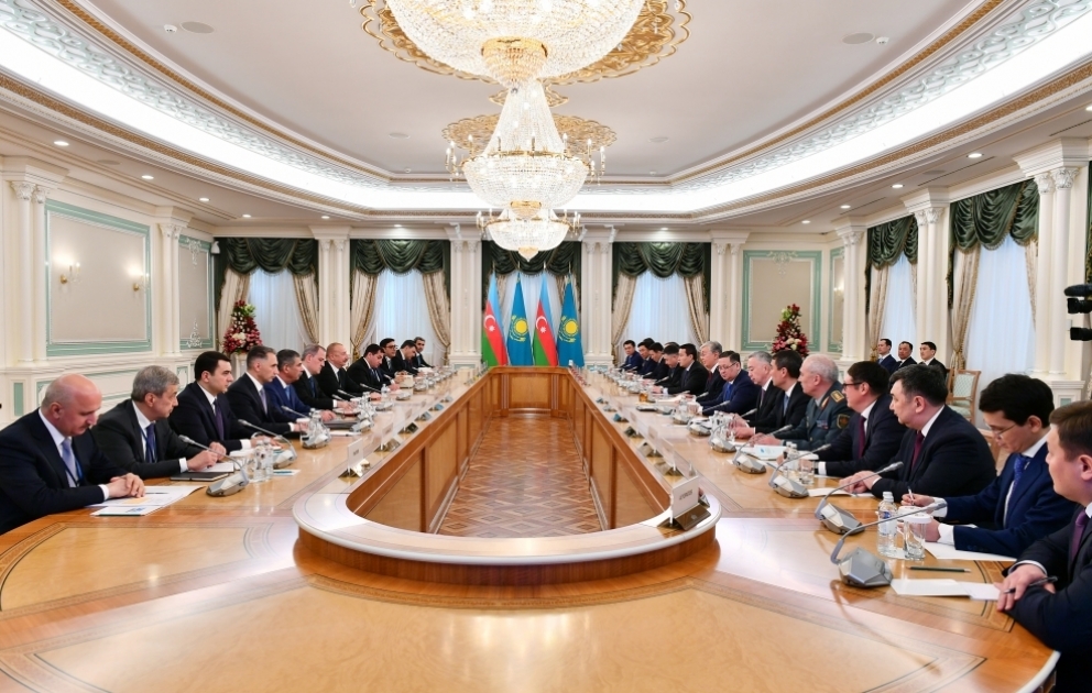 Presidents of Azerbaijan and Kazakhstan held expanded meeting