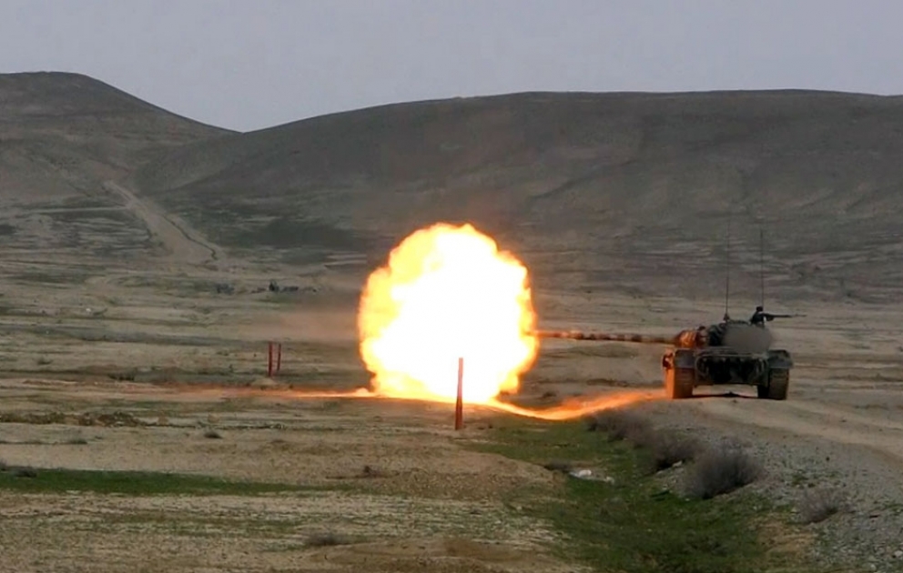 Tank bölmələrinin döyüş hazırlığı artırılır