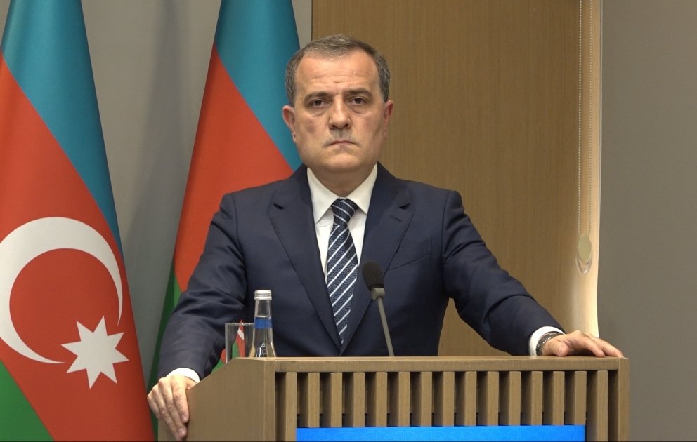 Ceyhun Bayramov: Ermənistan bu təhlükəli və təhrikedici addımlarından çəkinməlidir