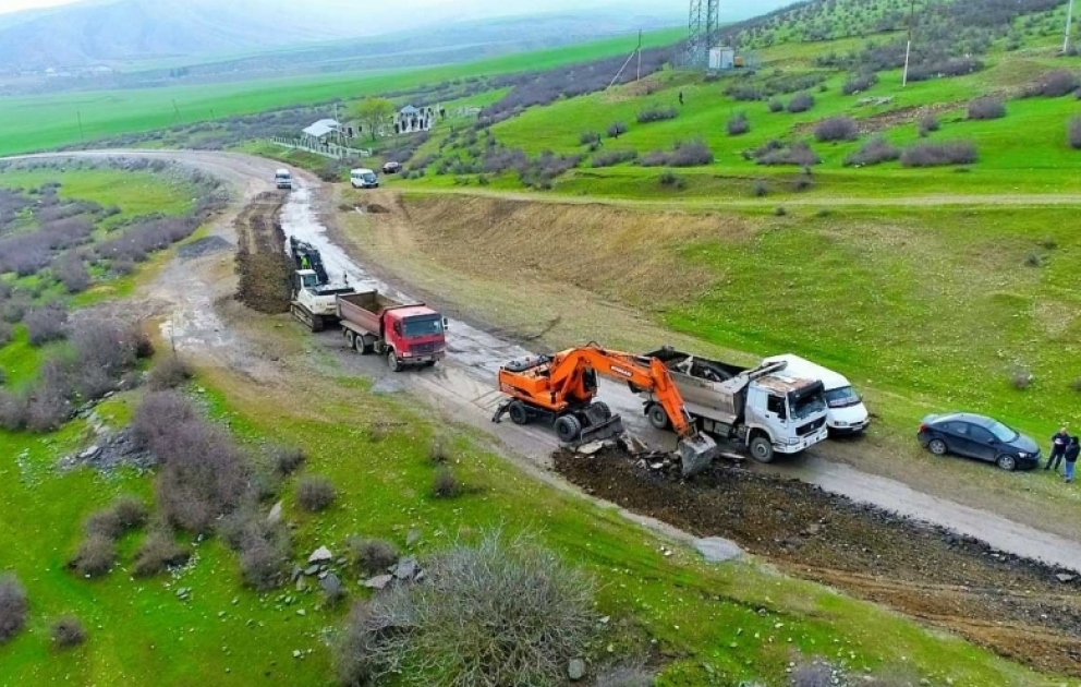 Kərimli avtomobil yolunun Oğuz hissəsi yenidən qurulur