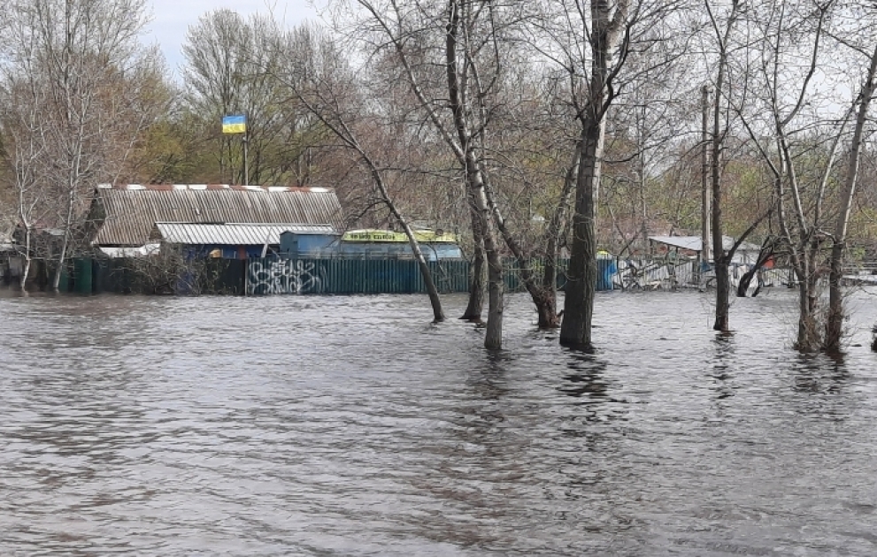 Днепр вышел из берегов, подтопив прибрежные районы Киева