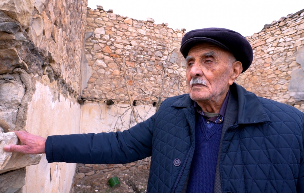 88 yaşlı Əhməd baba 30 il sonra öz kəndində
