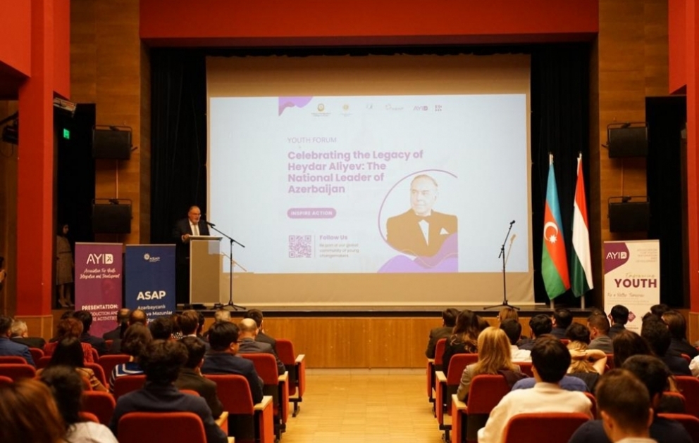 Budapeştdə Ümummilli Liderin 100 illiyinə həsr edilmiş gənclər forumu təşkil olunub