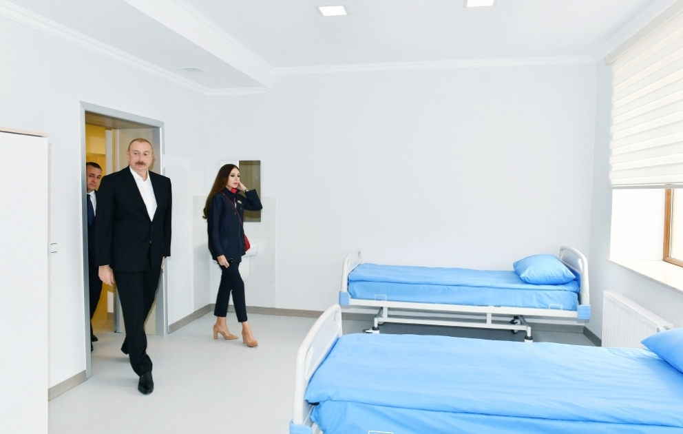 Salyan Rayon Mərkəzi Xəstəxanasının Doğum Evində və Uşaq Poliklinikasında yaradılan şəraitlə tanışlıq