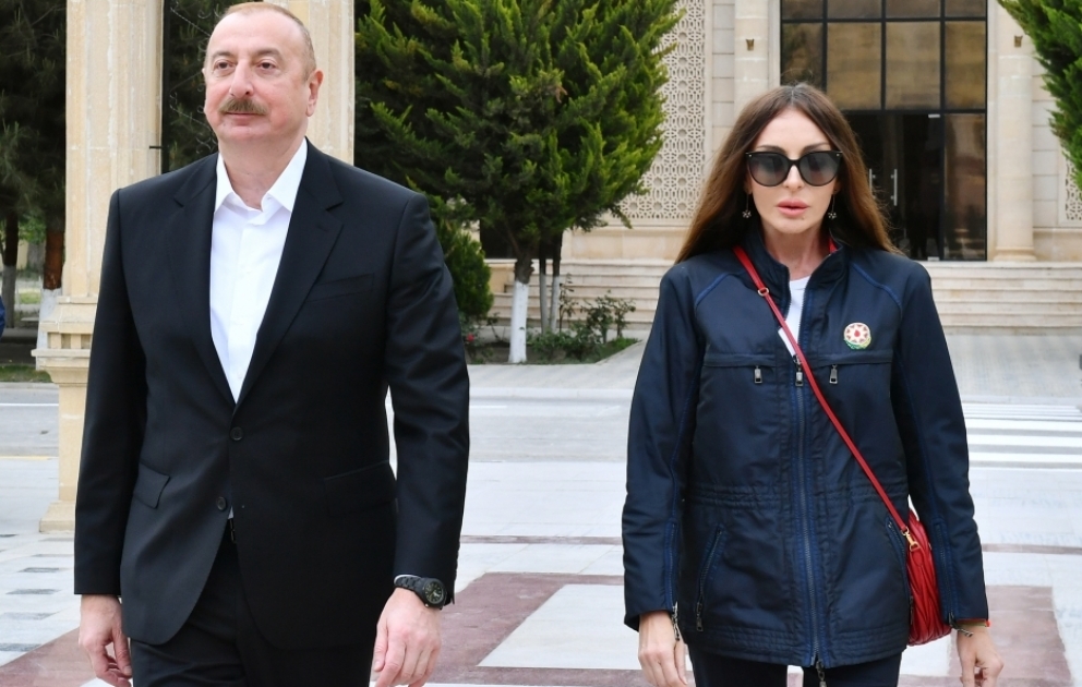 Präsident Ilham Aliyev und First Lady Mehriban Aliyeva besuchen Region Salyan