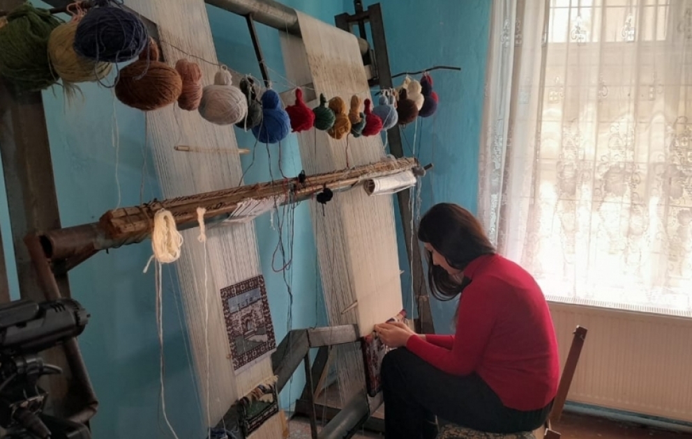 Masallıda xalçaçılıq sənəti gənclərə öyrədilir