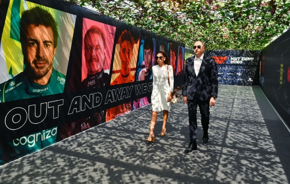 Formel-1-Grand-Prix von Aserbaidschan 2023 in Baku
Präsident Ilham Aliyev und First Lady Mehriban Aliyeva schauen beim vierten Rennen zu