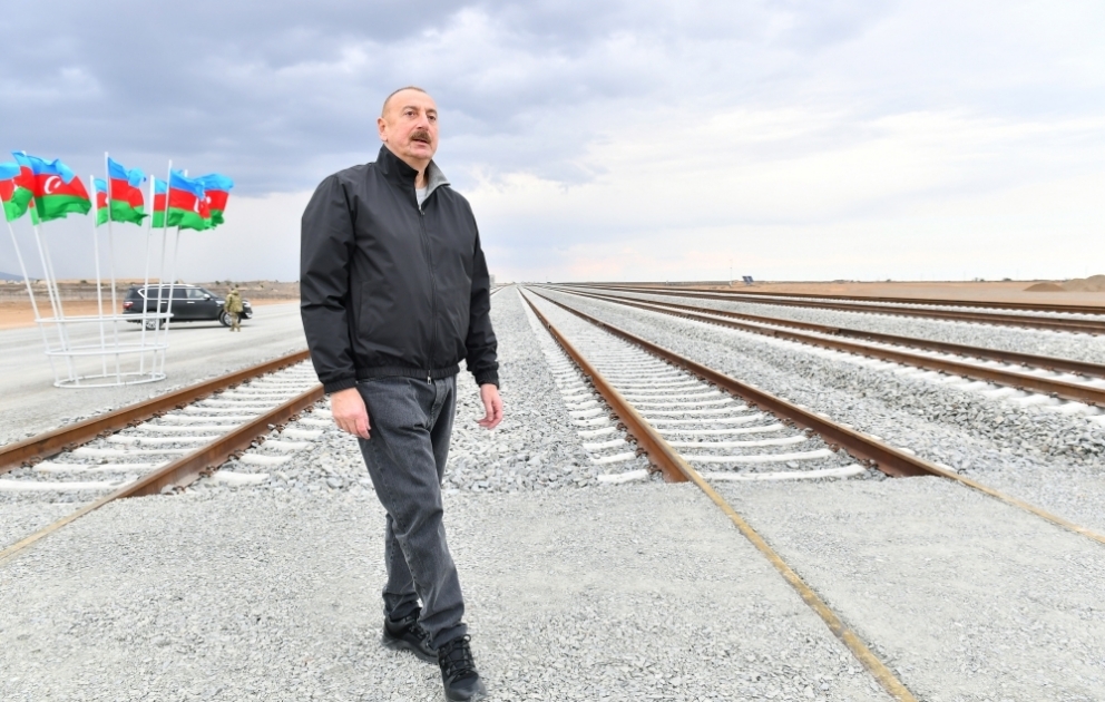 Prezident İlham Əliyev Bərdə-Ağdam dəmir yolu xəttinin tikintisi ilə tanış olub